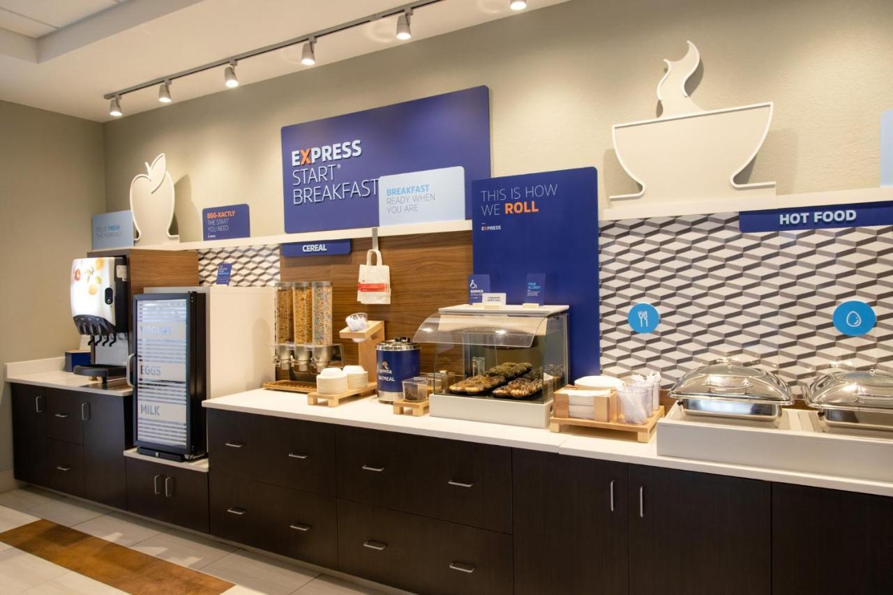 Holiday Inn Express Marshfield - Springfield Area By Ihg Luaran gambar