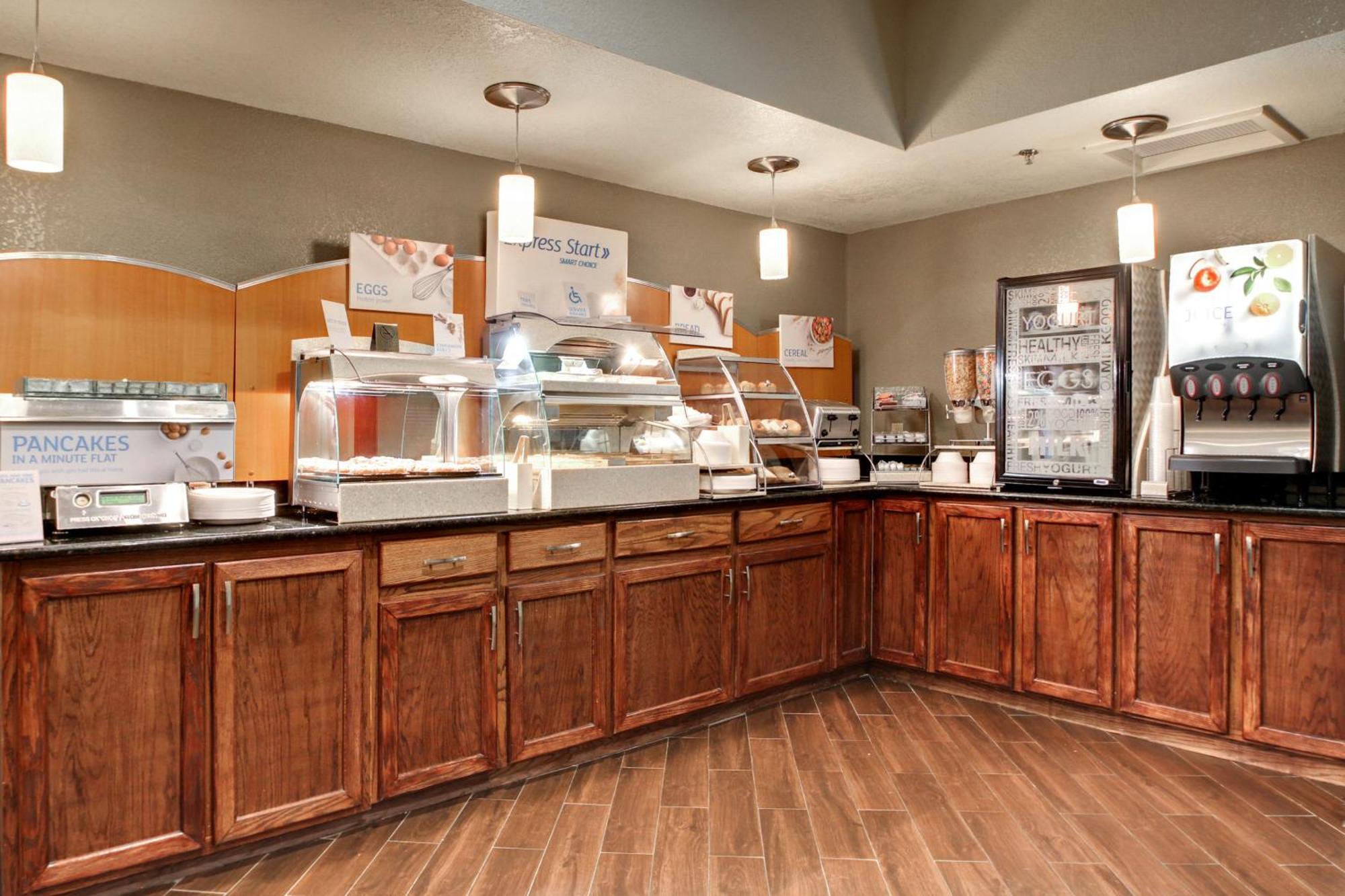Holiday Inn Express Marshfield - Springfield Area By Ihg Luaran gambar