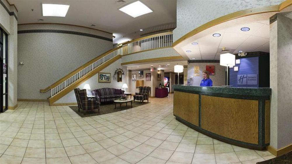 Holiday Inn Express Marshfield - Springfield Area By Ihg Luaran gambar